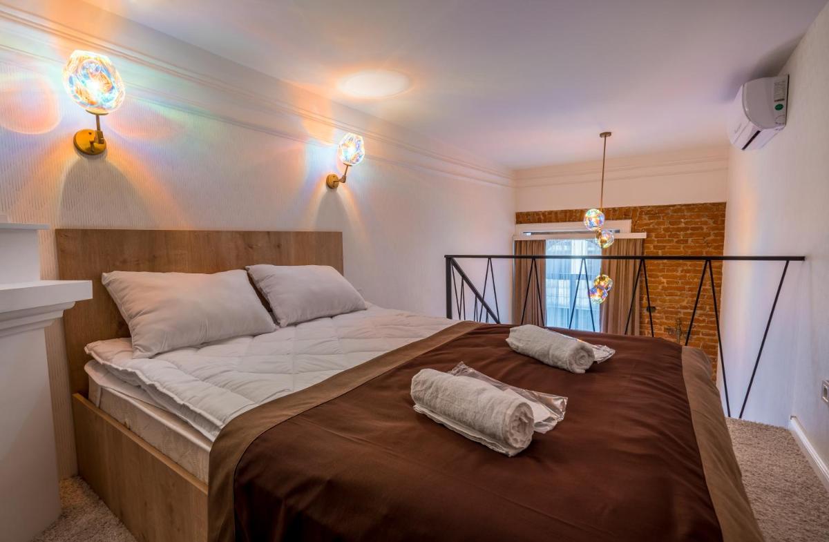Mini Hotel on Aghmashenebeli Ave - Housity