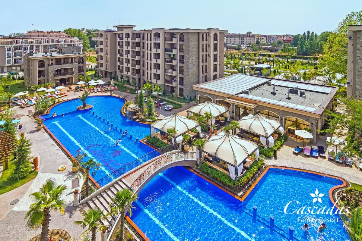 Cascadas Family Resort - Housity