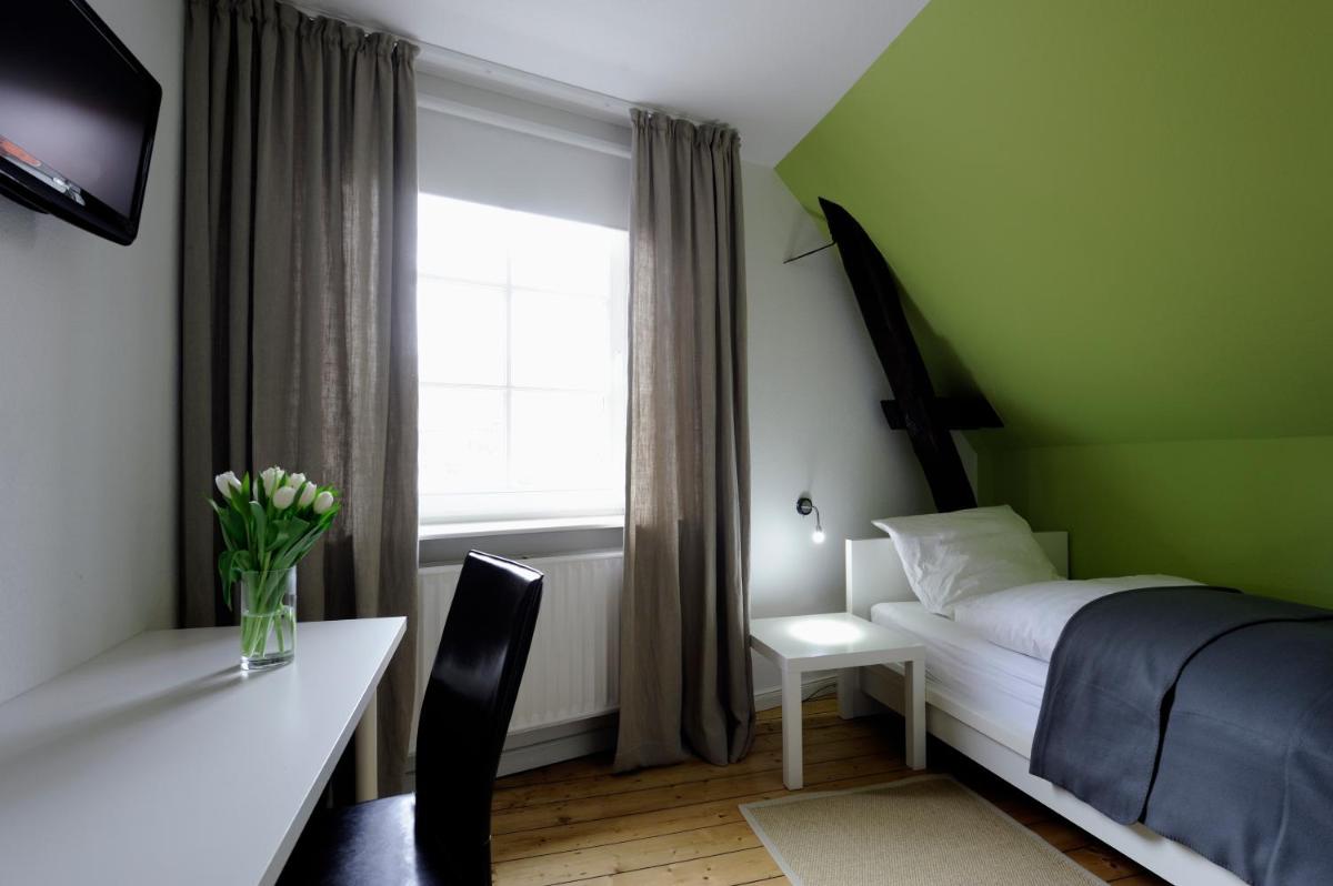 Hotel KUHBERG Hamburg - Housity