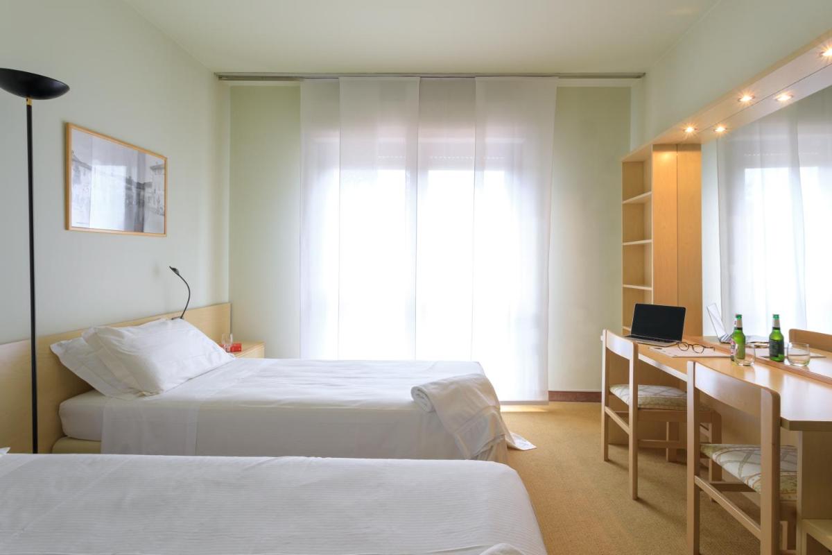 Brianteo Hotel and Restaurant - Housity