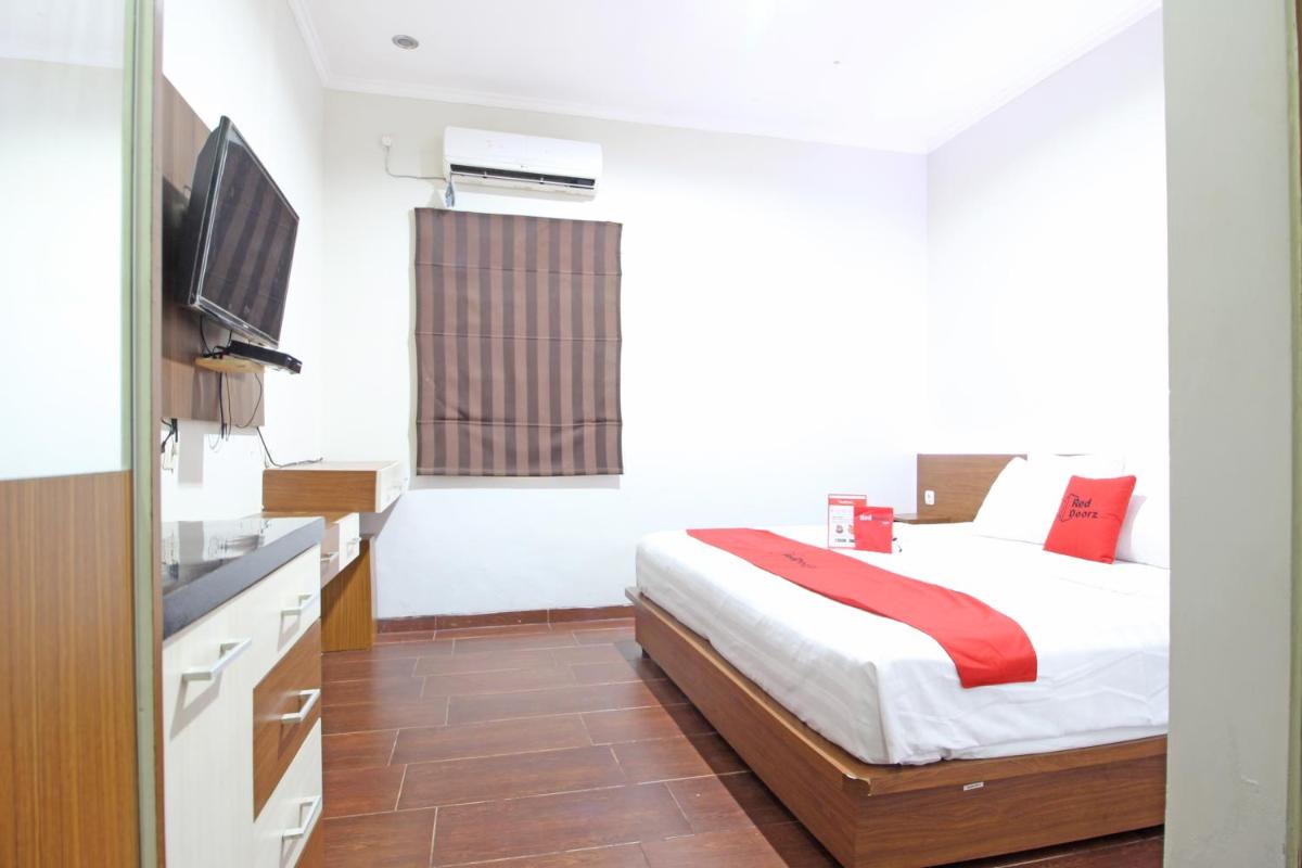 RedDoorz near Jogja City Mall - Housity