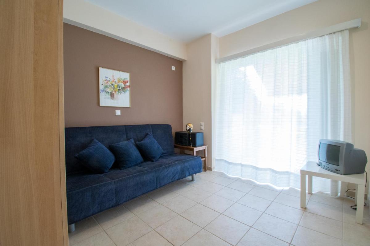 BEACH HOUSE NEAR ATHENS - Housity