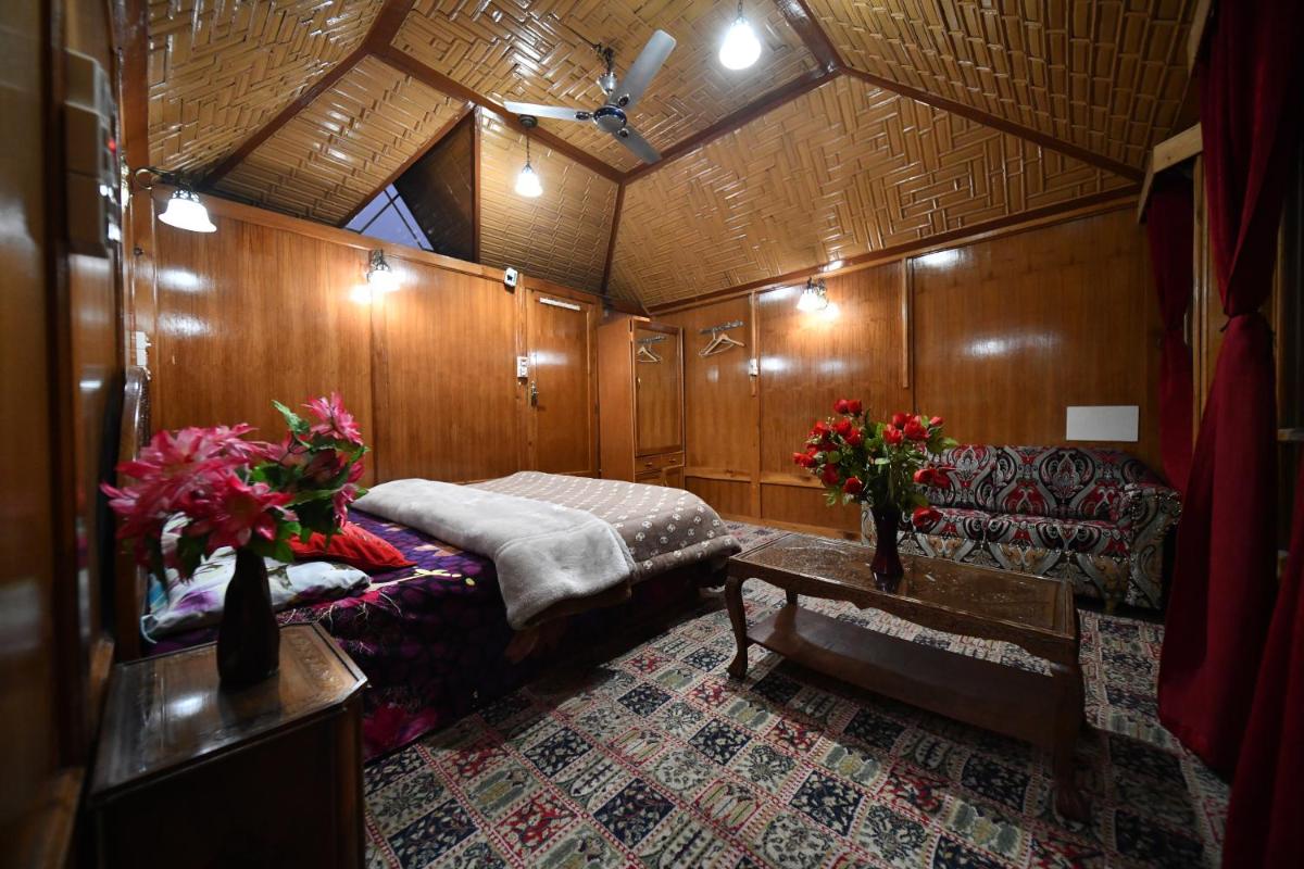 Goona palace houseboats - Housity