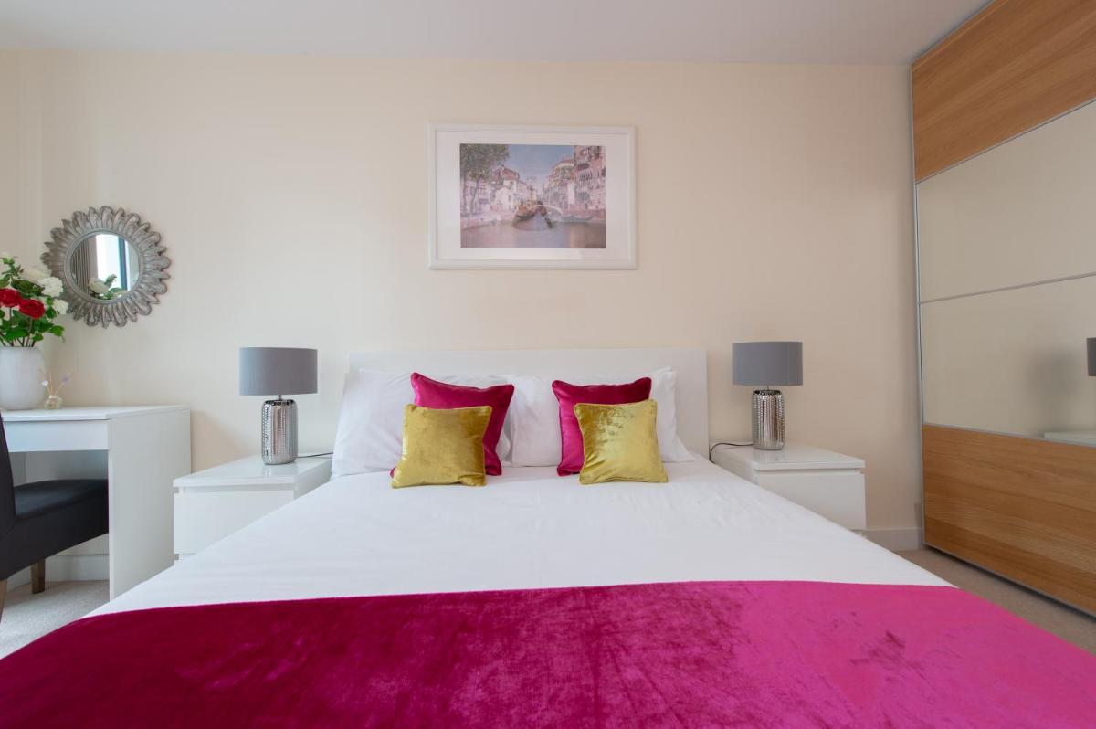 City Living Apartments - Housity