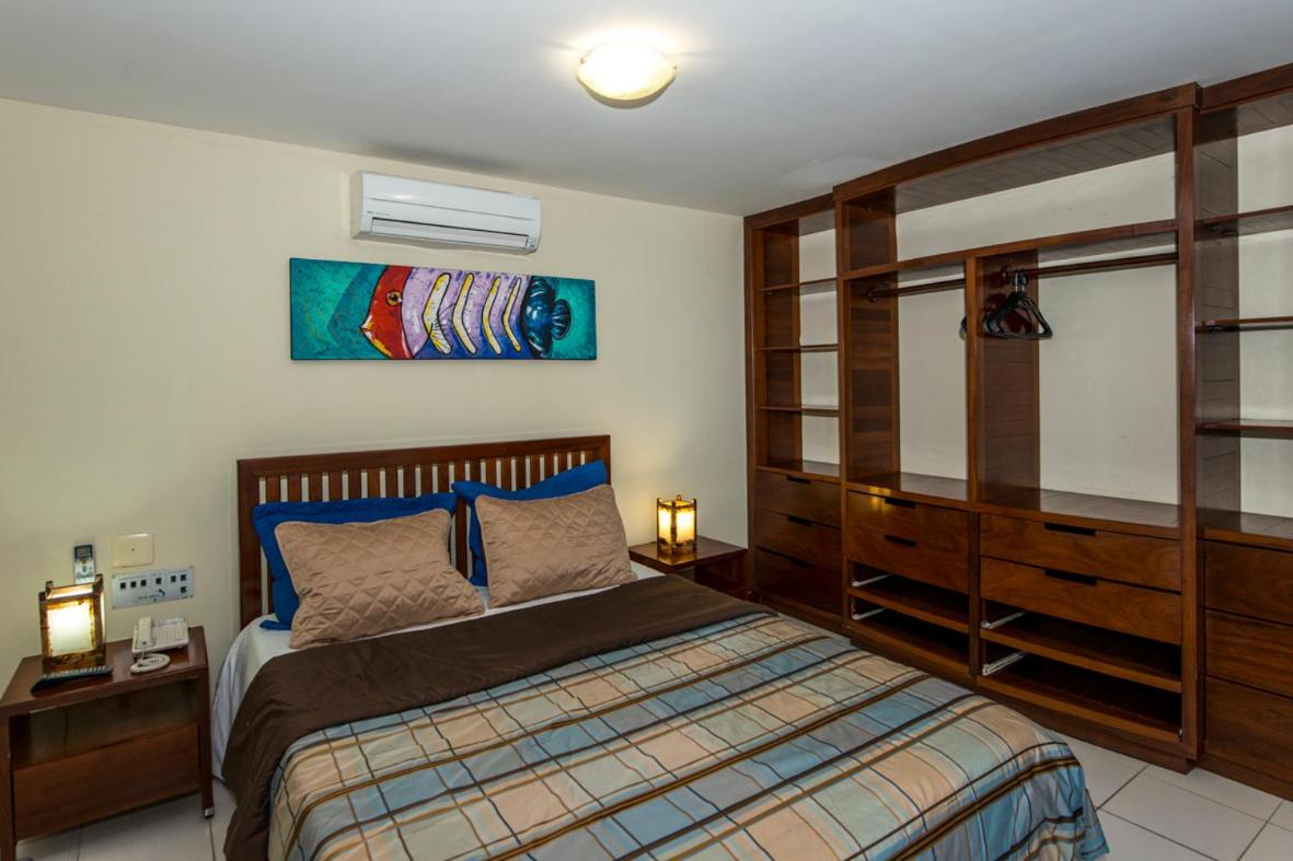 Blue Marlin Apartments - Housity