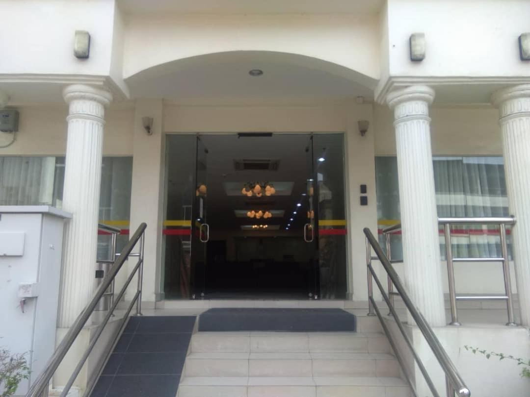 Hotel Mewah Impiana - Housity