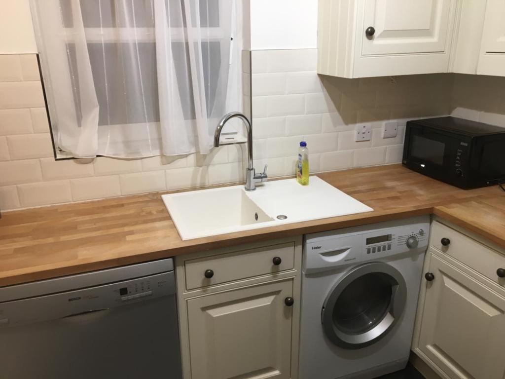 2 Bedroom Apartment Primrose Hill - Housity