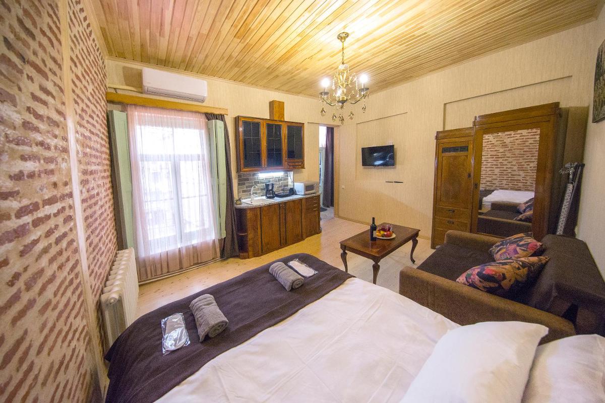 Room 19 - Housity