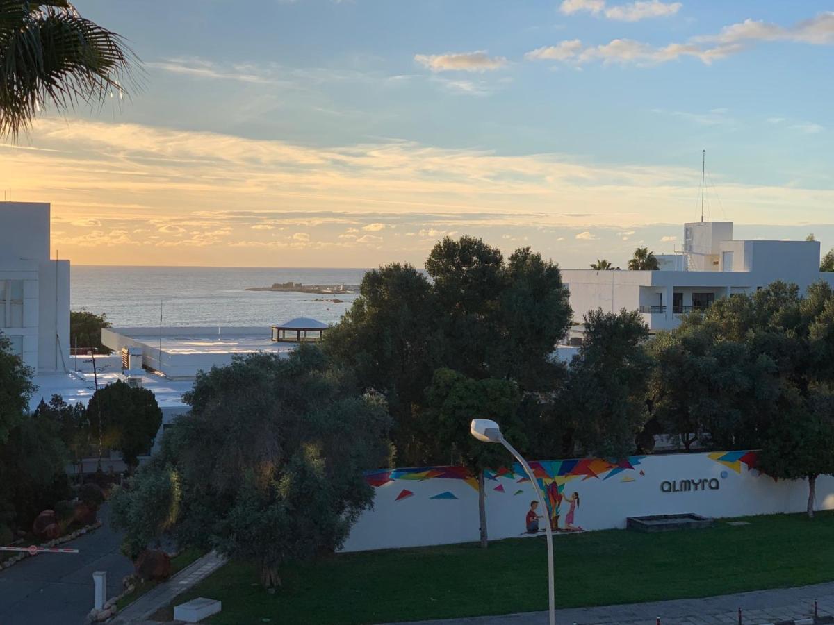 Phaedrus Living: Seaside Luxury Flat Natalia House 102 - Housity
