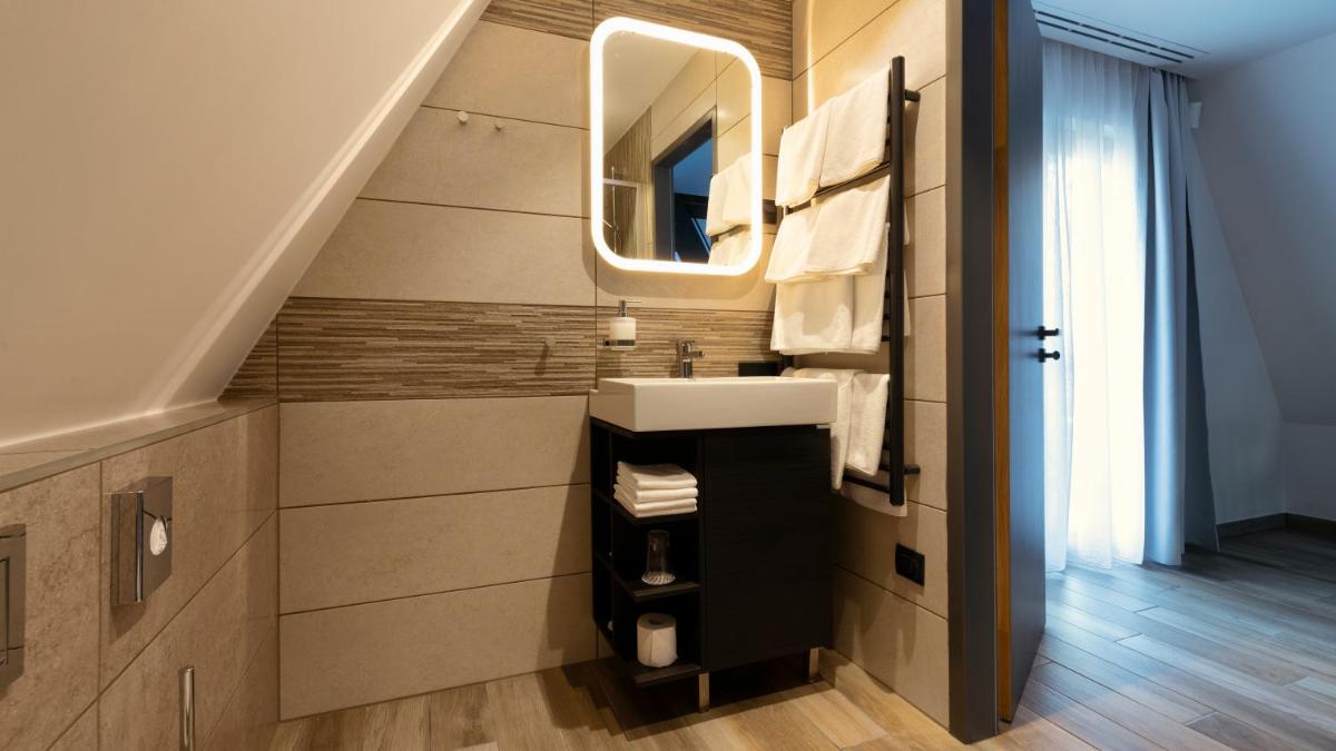Donautica Hotel & Restaurant - Housity