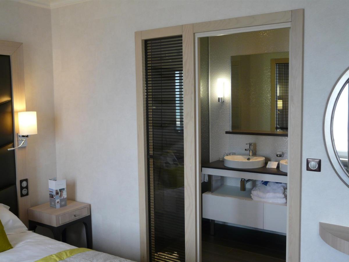 Salle de bains dans l'établissement Grand Hôtel Des Thermes