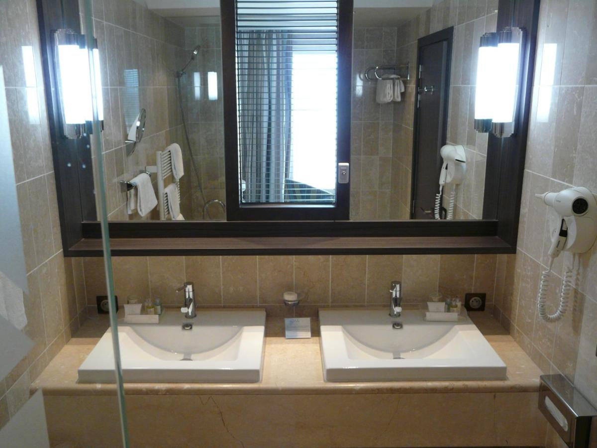 Salle de bains dans l'établissement Grand Hôtel Des Thermes