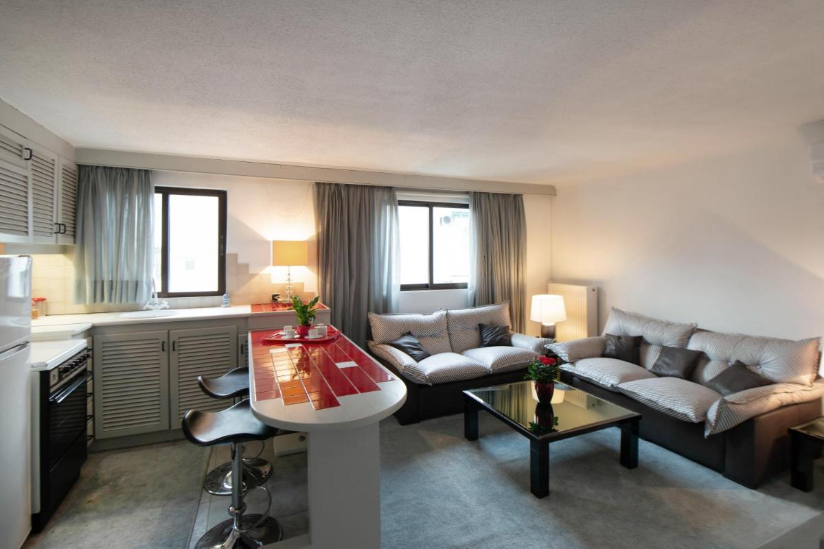 Athens Penthouse Suite on 6th floor - Housity