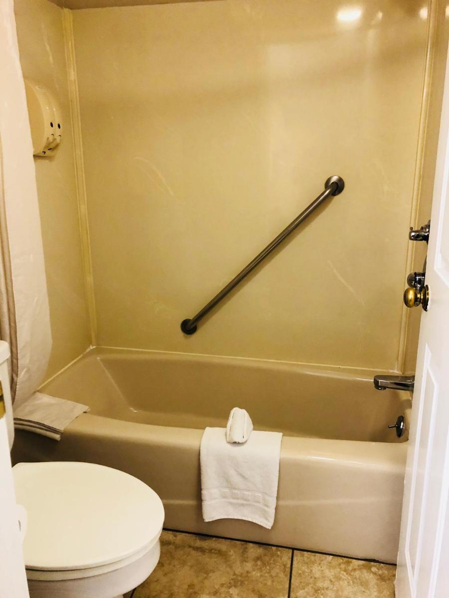 Dynasty Suites Hotel - Housity