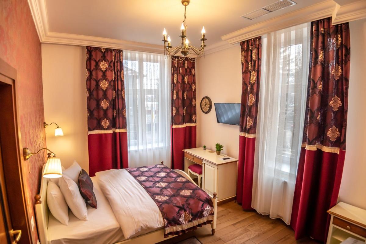 Ana Boutique - Housity