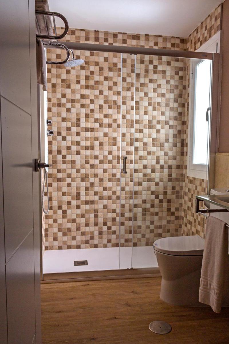 Un baño de Hotel Leonor de Aquitania