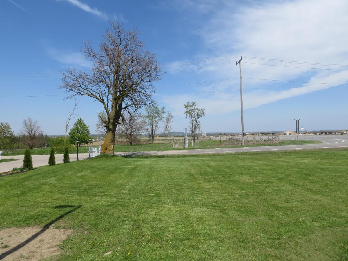 Newburg Inn Motel - Housity