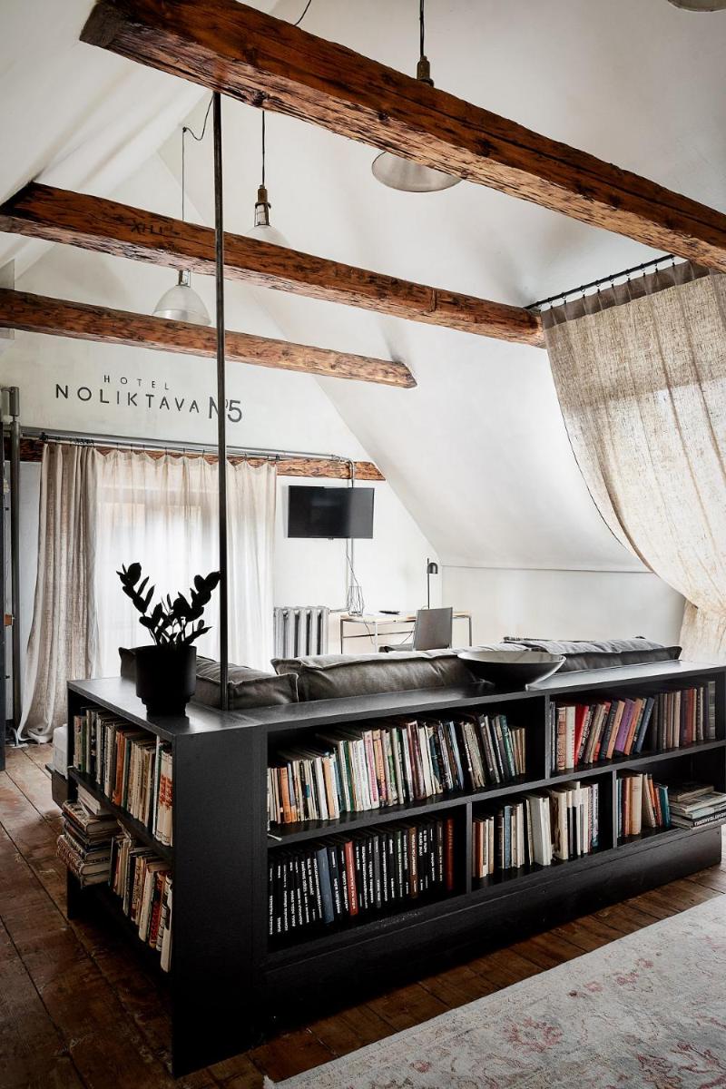 Noliktava No 5 - Housity