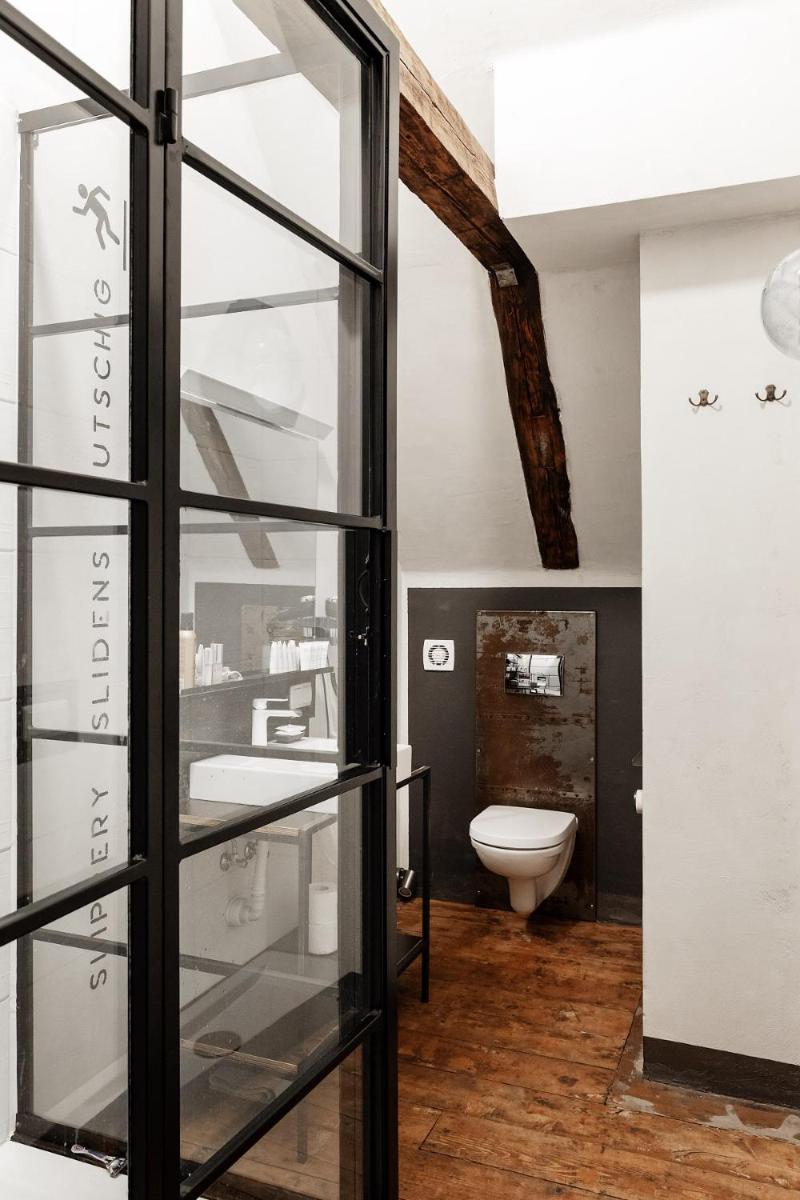Noliktava No 5 - Housity