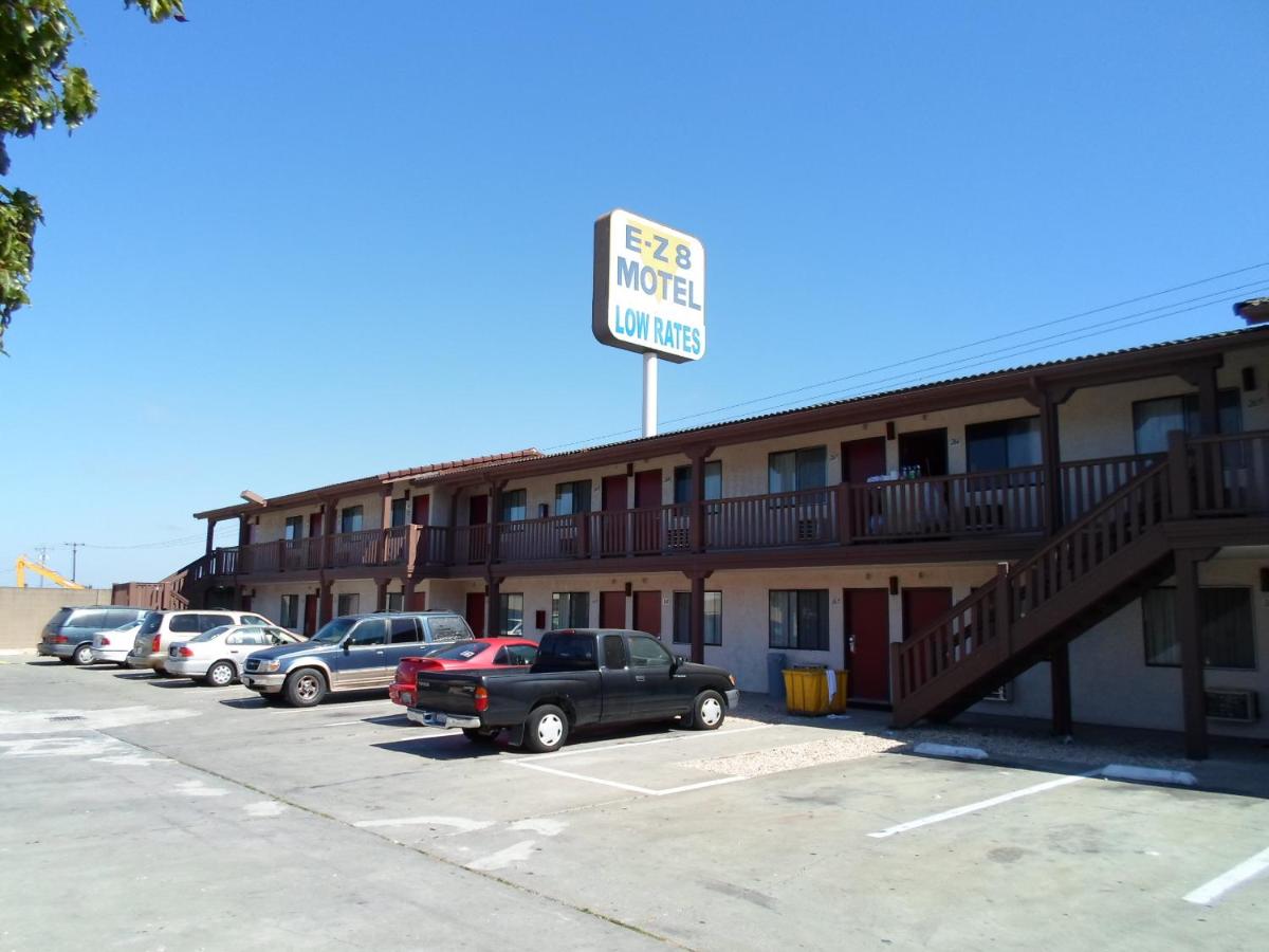 EZ 8 Motel Newark - Housity