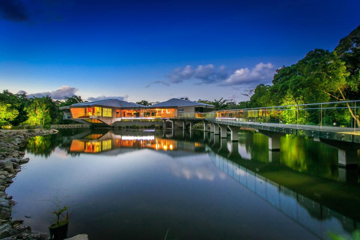 Alkira Daintree Rainforest Luxury Holiday Home with Private Beach - Housity