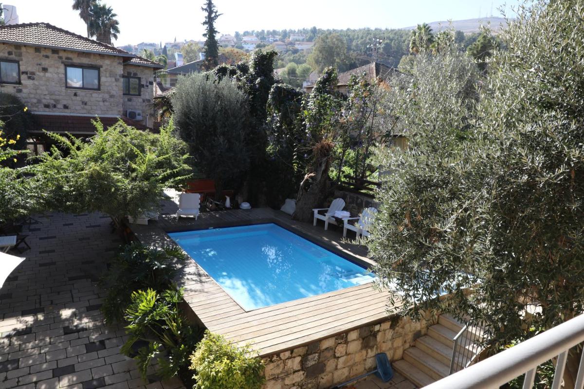 Shulamit Yard - Housity