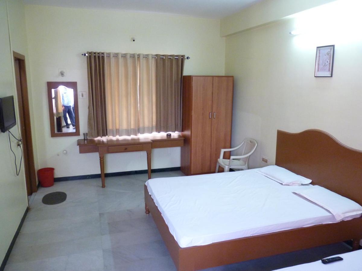 Nanda Lodge - Housity