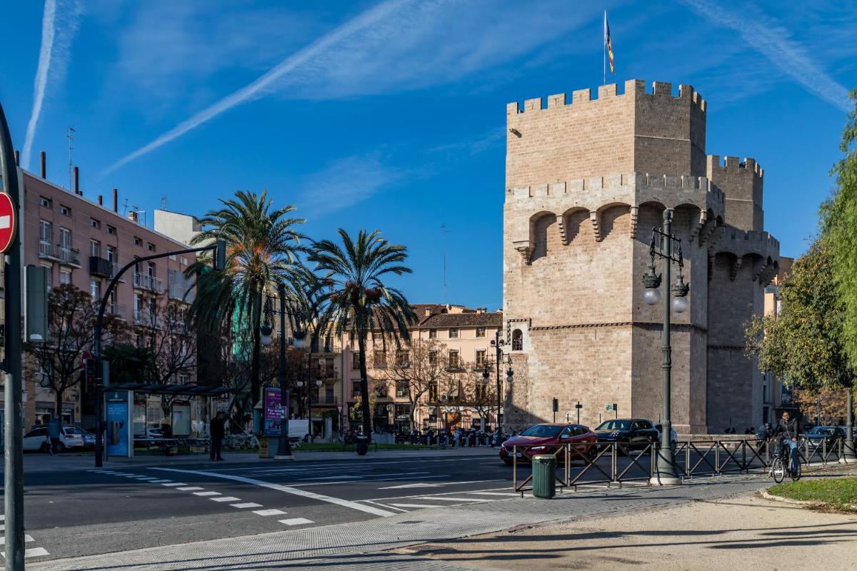 Travel Habitat Torres de Serrano - Housity