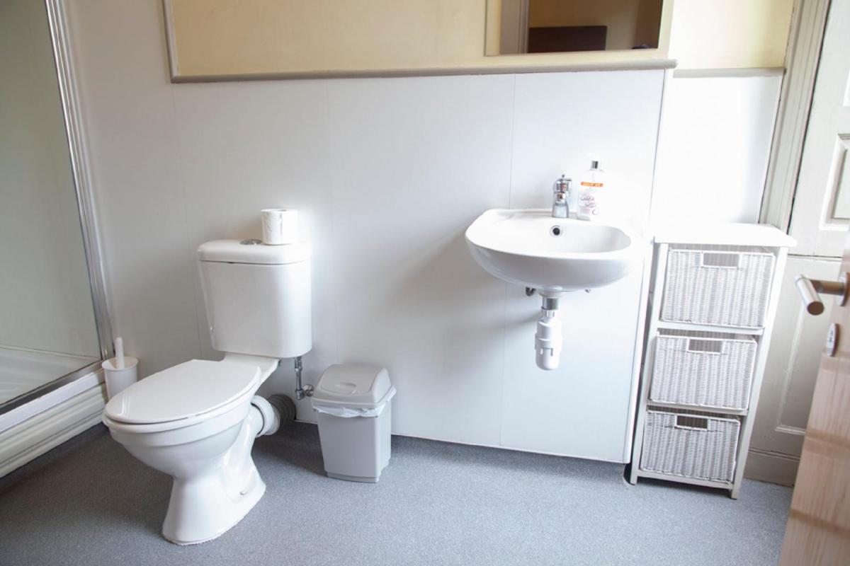 Dundee Backpackers Hostel - Housity