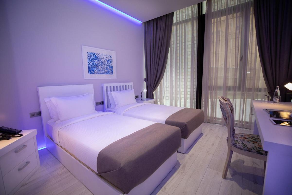 Suitetrails - Metro Hotel Tirana