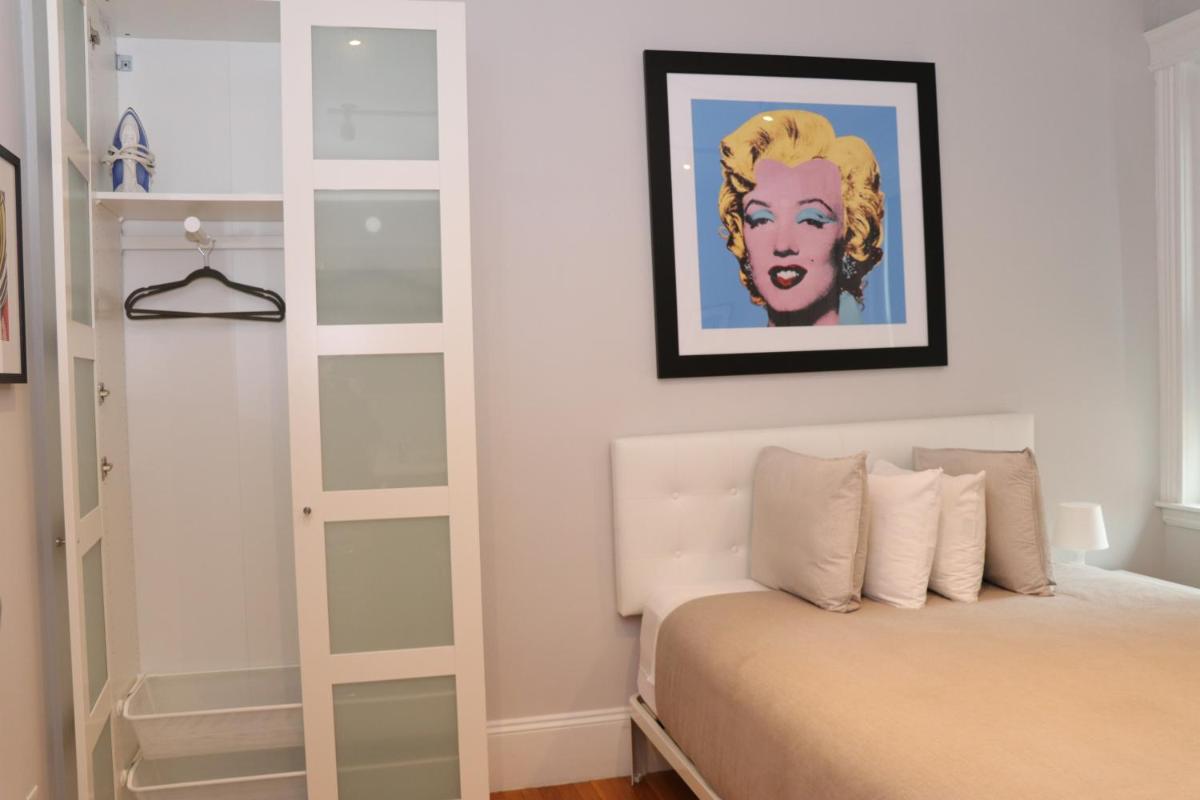 A Stylish Stay w/ a Queen Bed, Heated Floors.. #31 - Housity