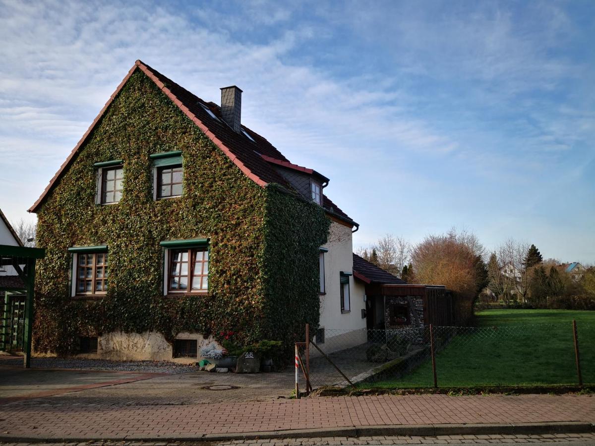Apartment Ferienwohnung Emmerthal auch für Monteure FeWo - Housity