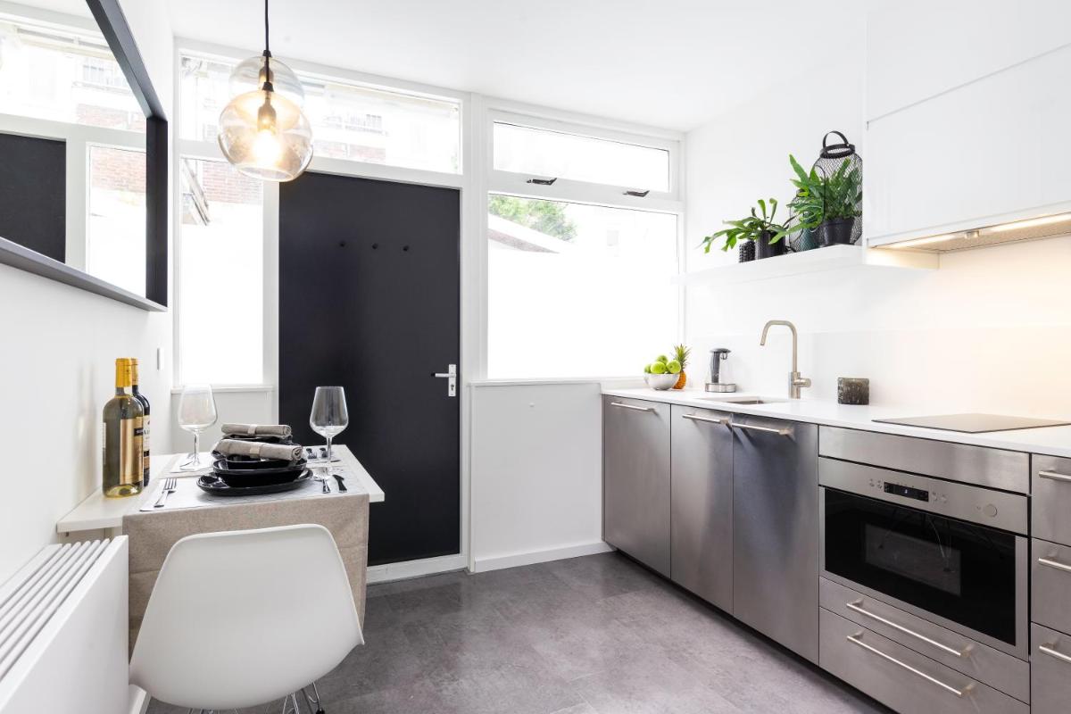 Original twin Studio Delft City Central Station 30B - Housity