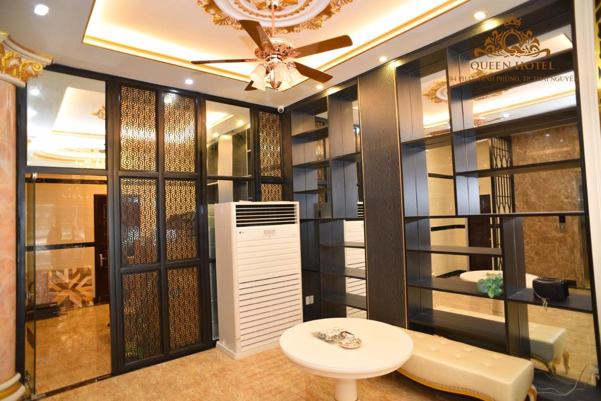 Queen Hotel - Housity