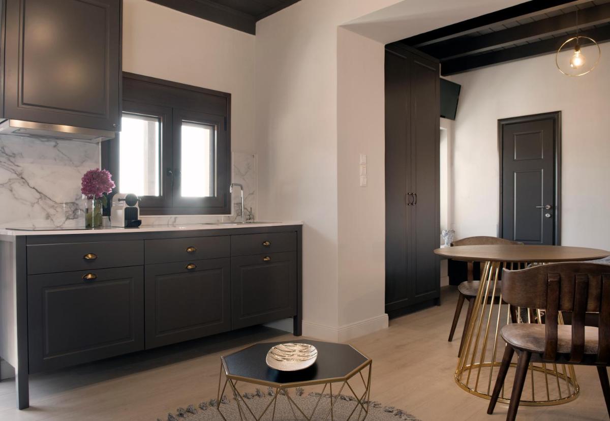 Rocks Republic - Housity