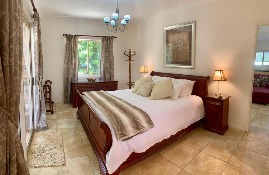River Gum Luxury Bed and Breakfast - Housity