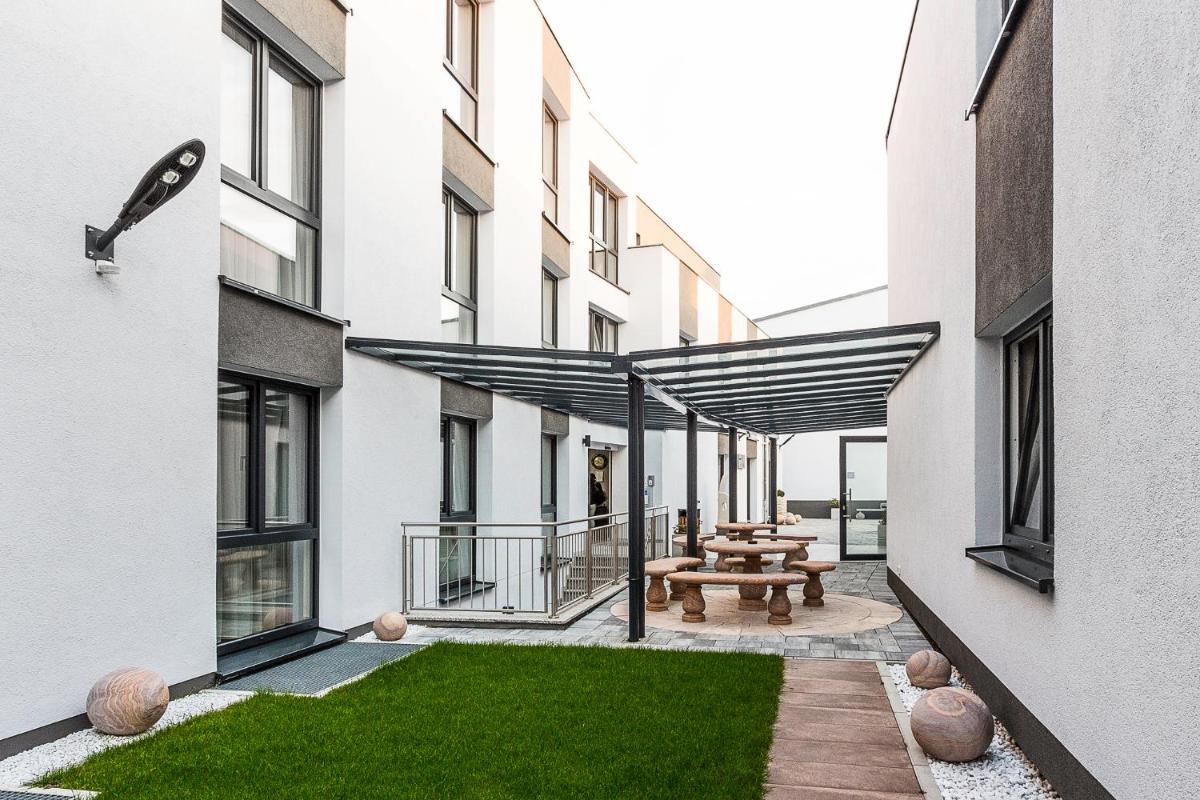 Naam Hotel & Apartments Frankfurt City-Messe Airport - Housity