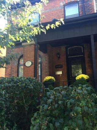 GREY GARDENS HAMILTON Instant Hotel & Guest House - Housity