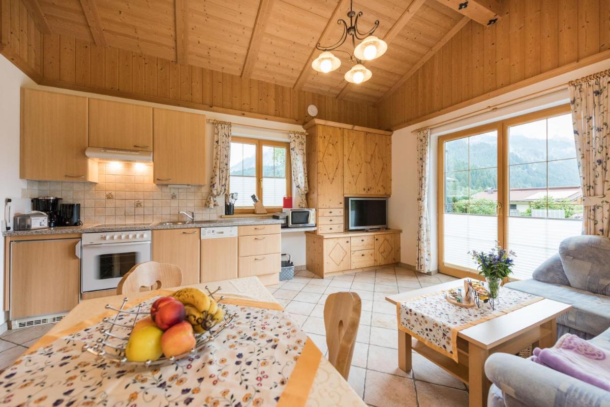 Almdorf Tirol - Housity