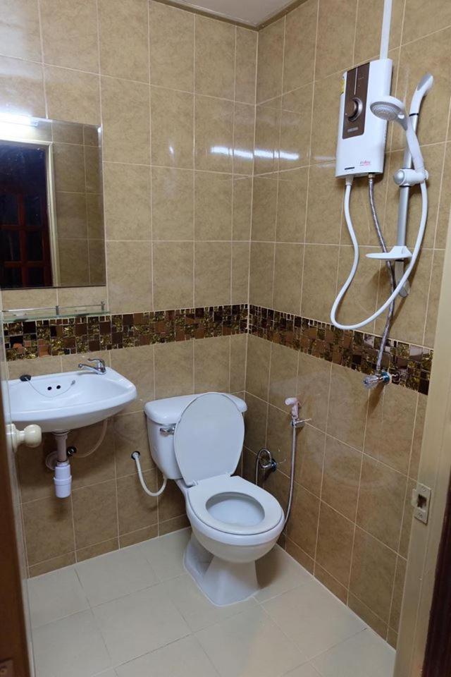 Binlar Guesthouse - Housity
