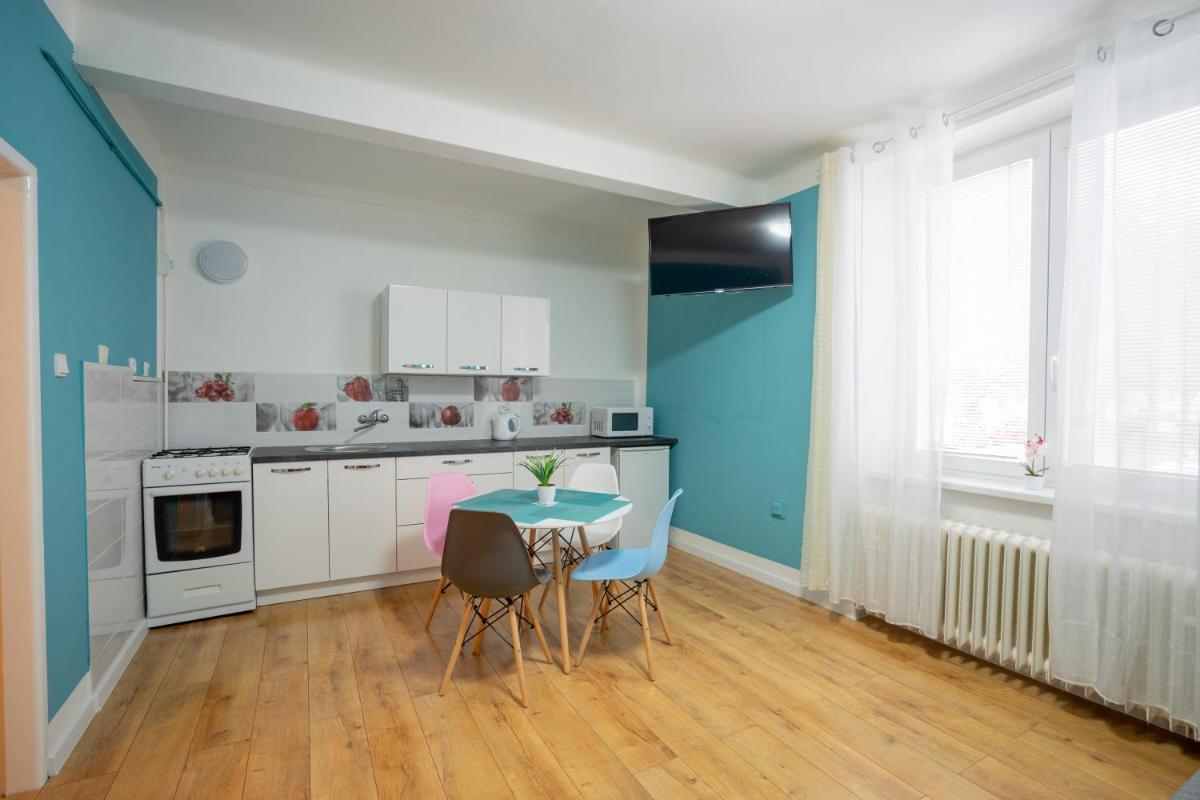 Praskova 12 - Housity