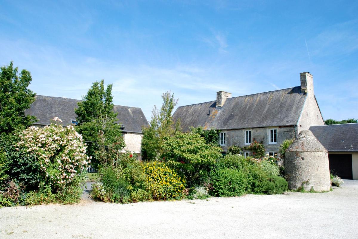 Gites Les Pieris - Housity