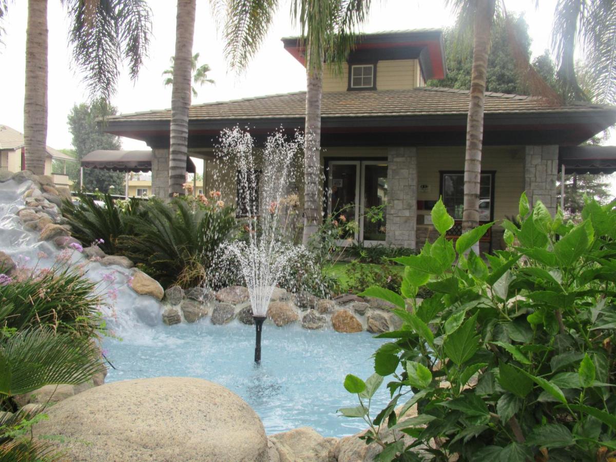 Whispering Meadows Apartments - Housity