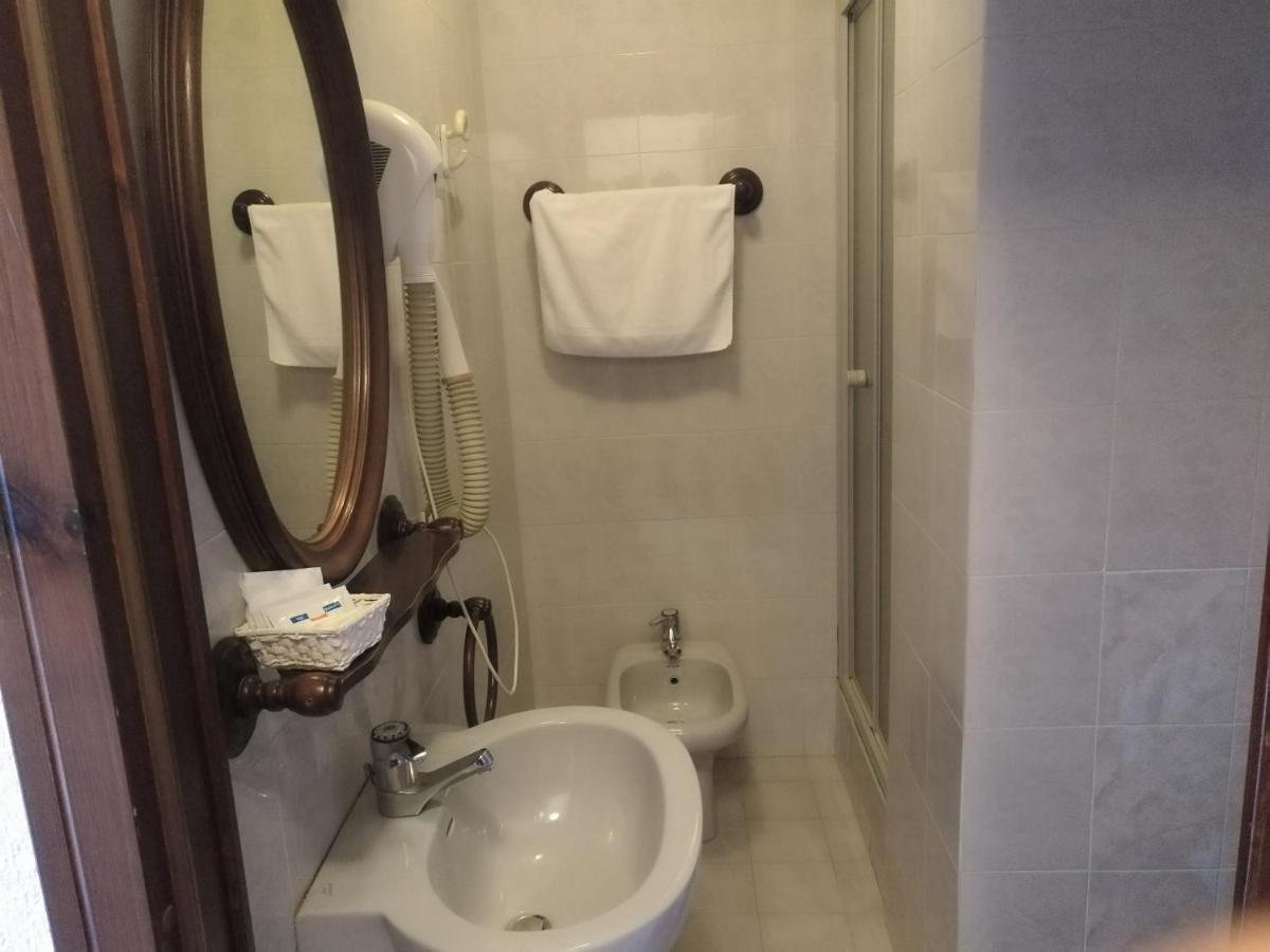 Hotel I Larici - Housity