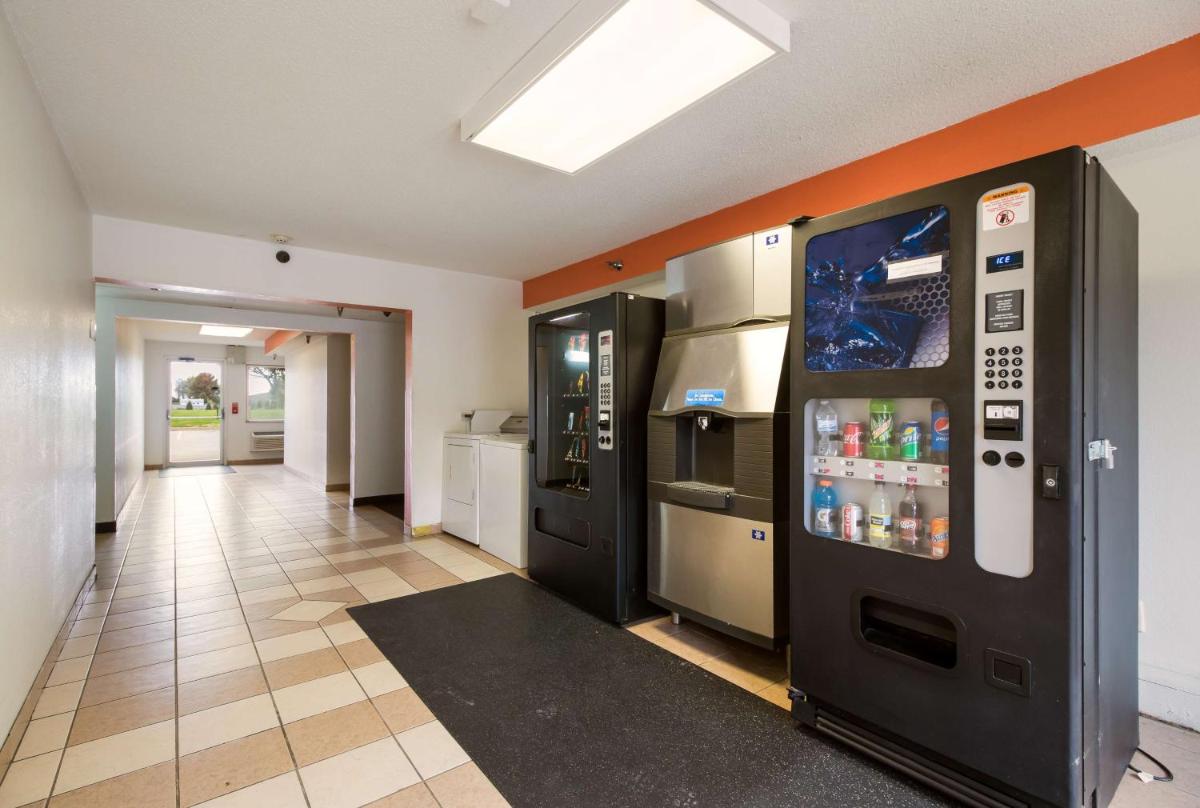 Motel 6-Davenport, IA - Housity