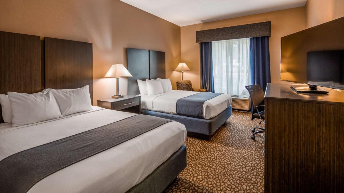 Best Western Plus Bradenton Hotel & Suites - Housity
