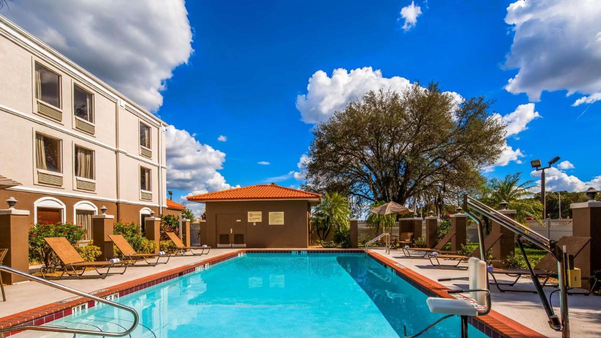 Best Western Plus Bradenton Hotel & Suites - Housity