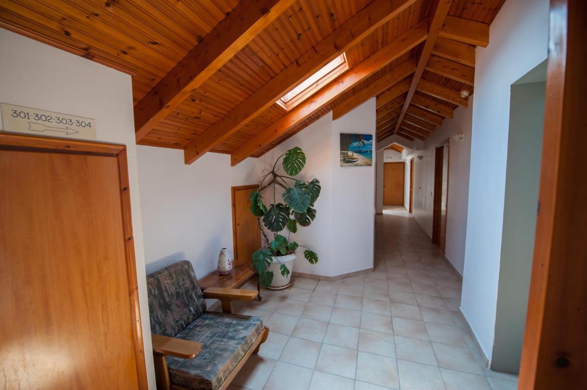 Athina Hotel - Housity