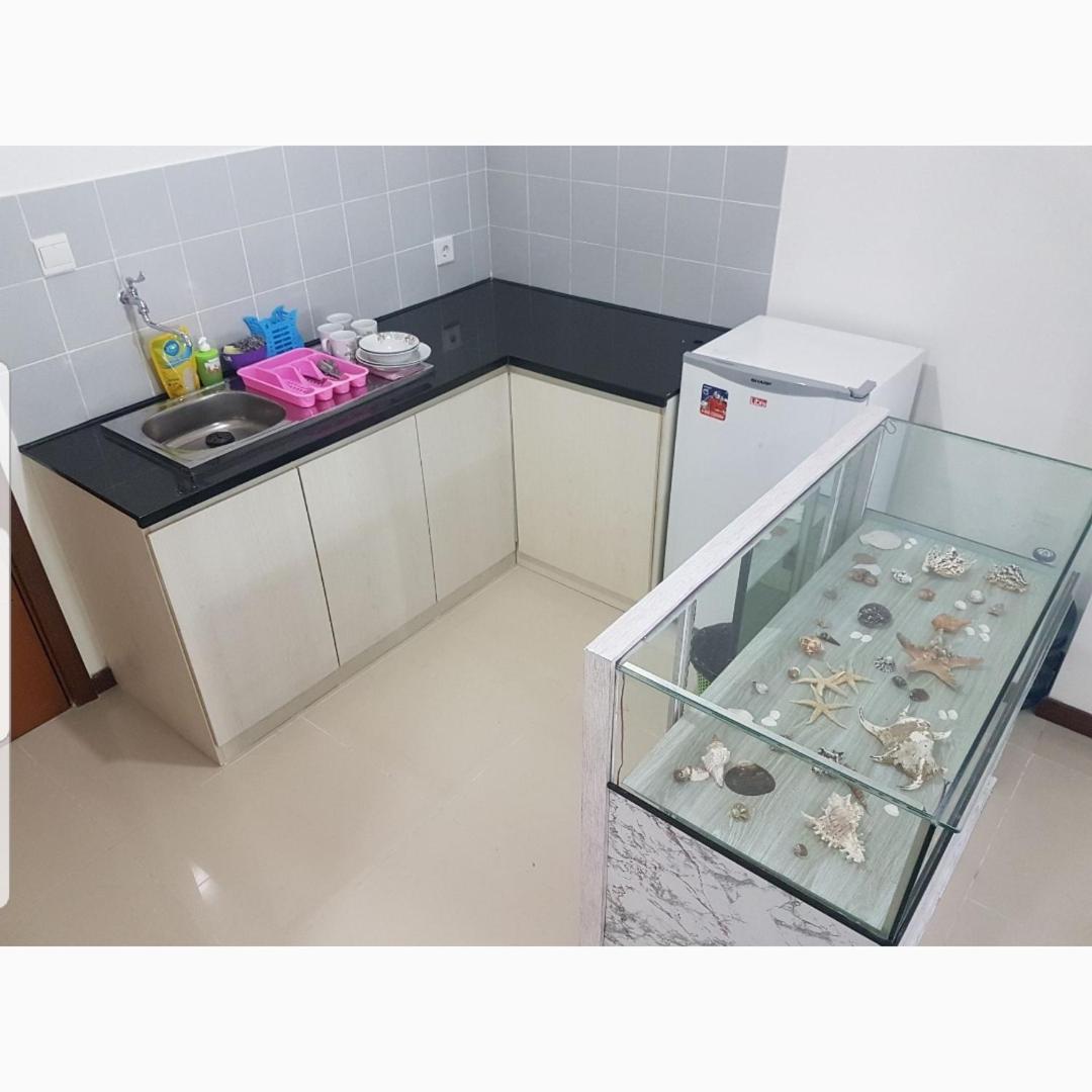 4 Bed Condo Sleeping by The Sea - Hizvo