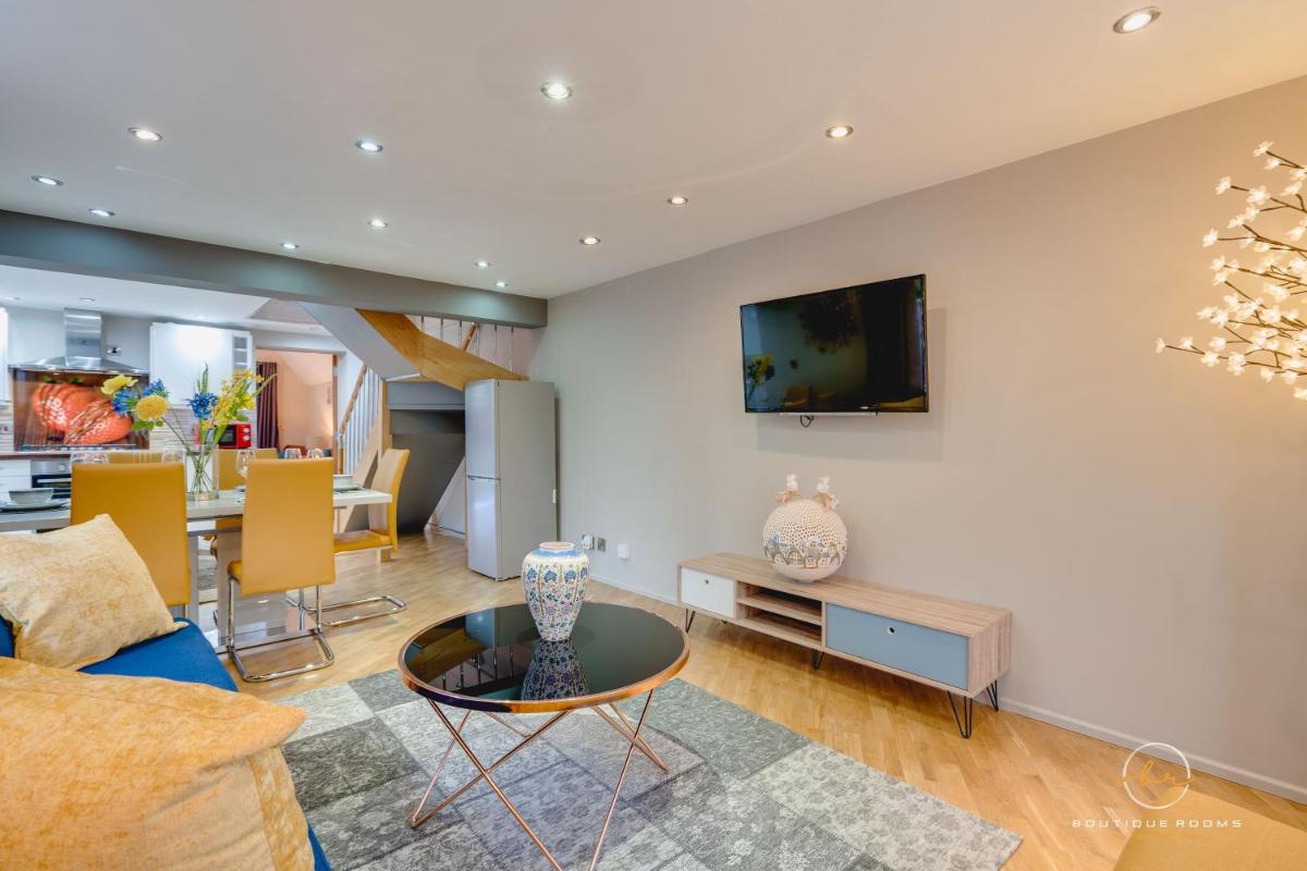 The Retreat Sauna & Hot Tub Boutique Rooms - Housity